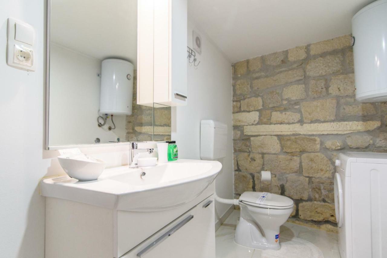 Studio Apartman Rea Trogir Exterior photo