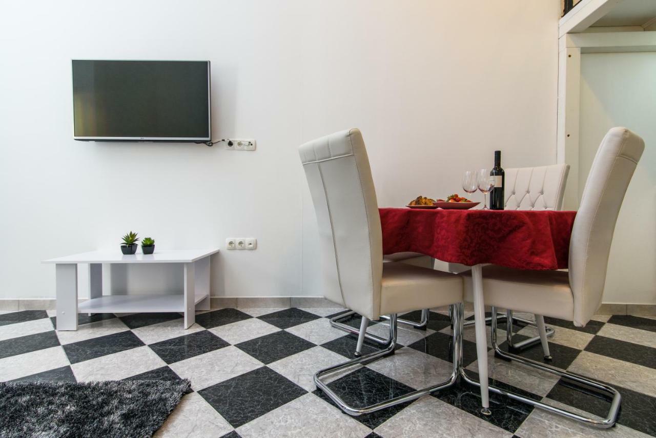Studio Apartman Rea Trogir Exterior photo